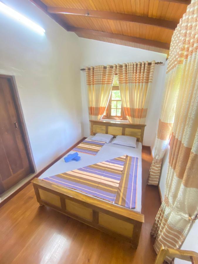 Bed and Breakfast Happy Feet Diyaluma Koslanda Esterno foto