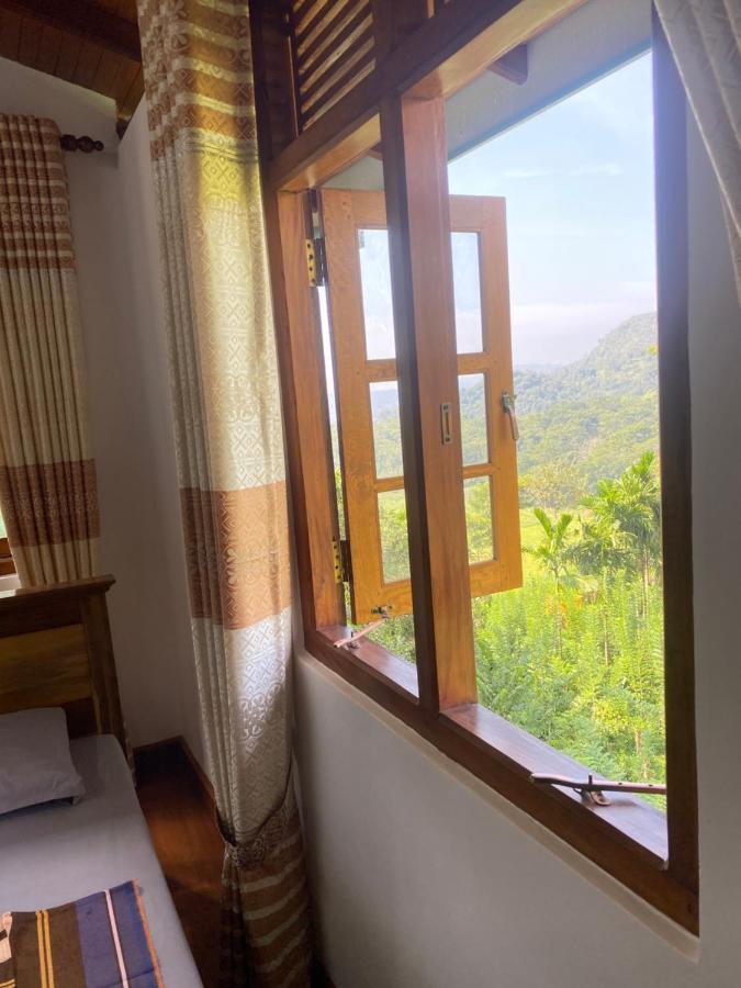 Bed and Breakfast Happy Feet Diyaluma Koslanda Esterno foto