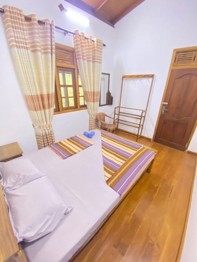 Bed and Breakfast Happy Feet Diyaluma Koslanda Esterno foto