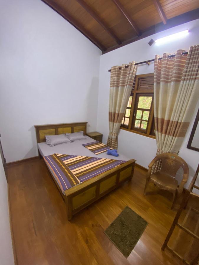 Bed and Breakfast Happy Feet Diyaluma Koslanda Esterno foto