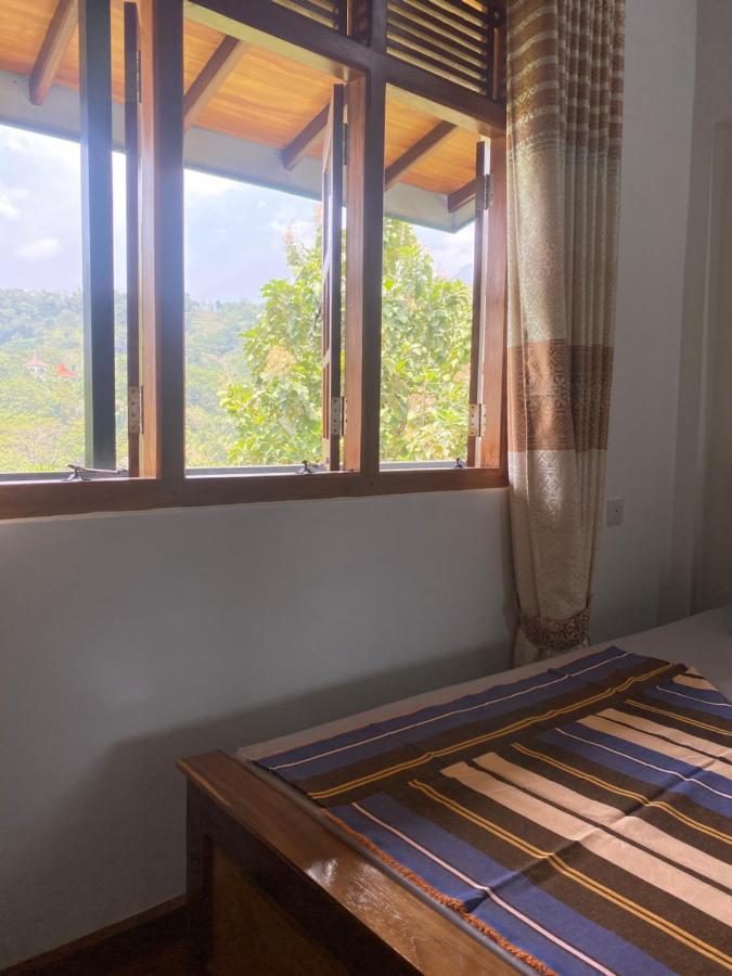 Bed and Breakfast Happy Feet Diyaluma Koslanda Esterno foto